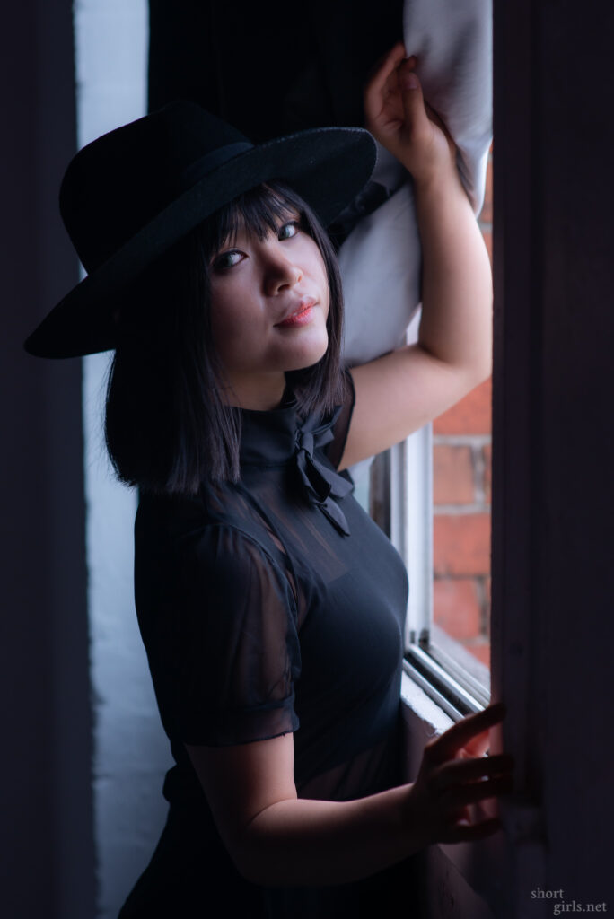 ANYA – Black dress